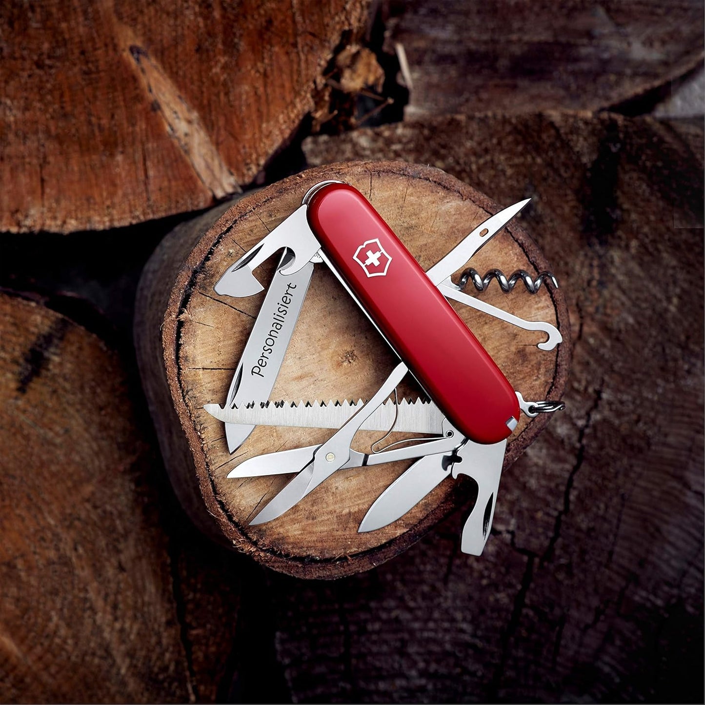Victorinox Huntsman Swiss Army Knife, 15 Functions, Swiss Made Pocket Knife with Large Blade, Screwdriver, Scissors and Wood Saw - Red